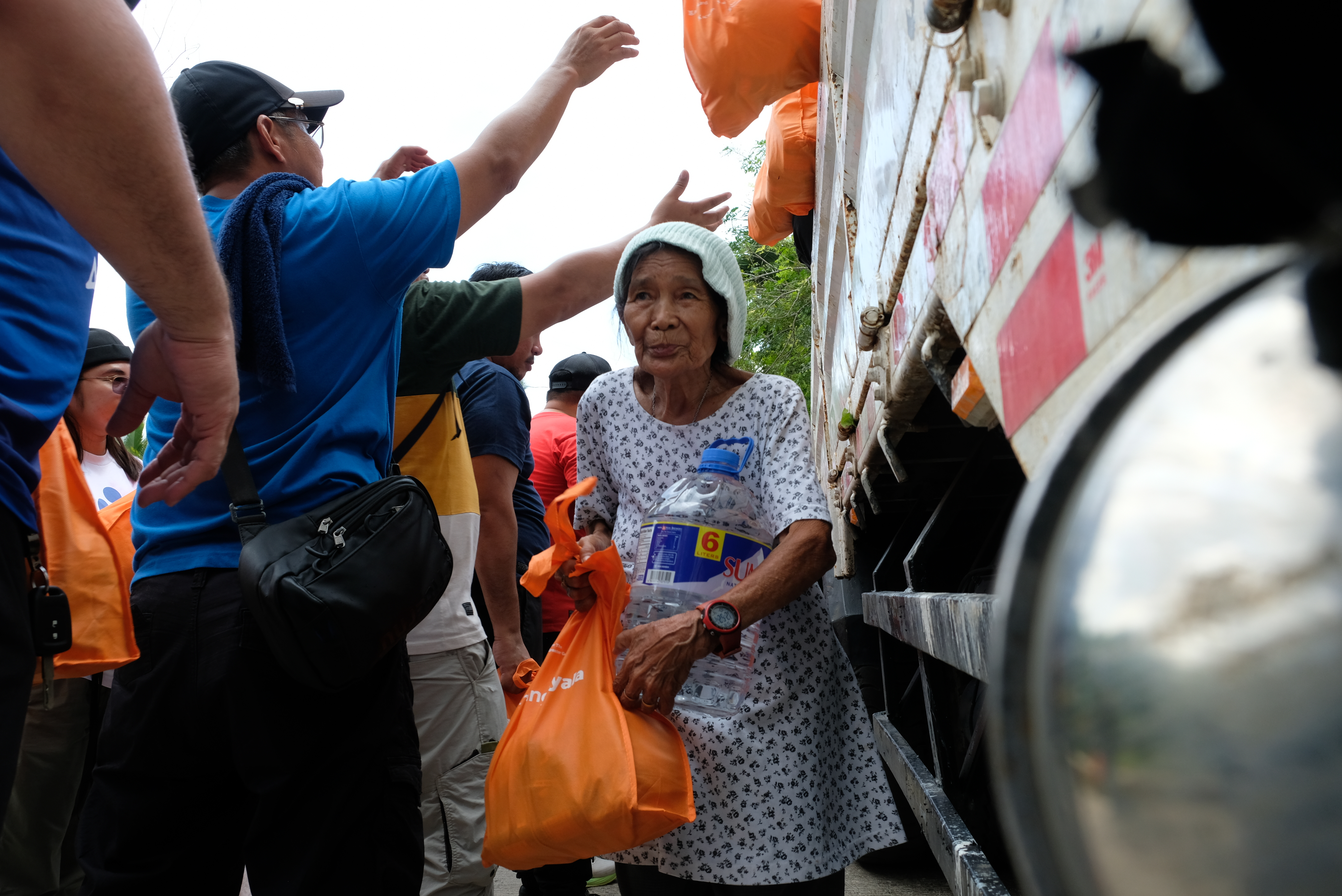 Cebu - Shelter Kit Distribution in Balamban